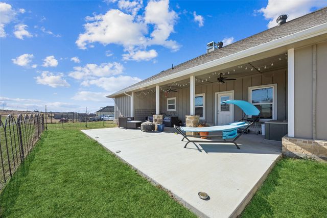 1084 Justin Drive, Springtown, TX 76082