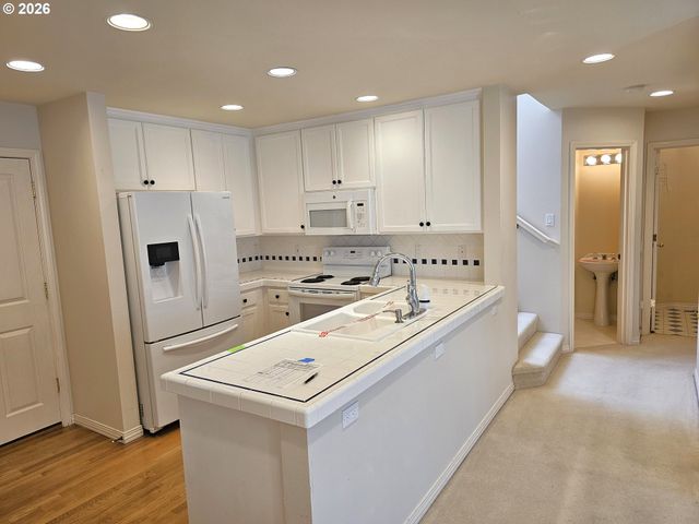 15008 Nw ABERDEEN Dr, Portland, OR 97229
