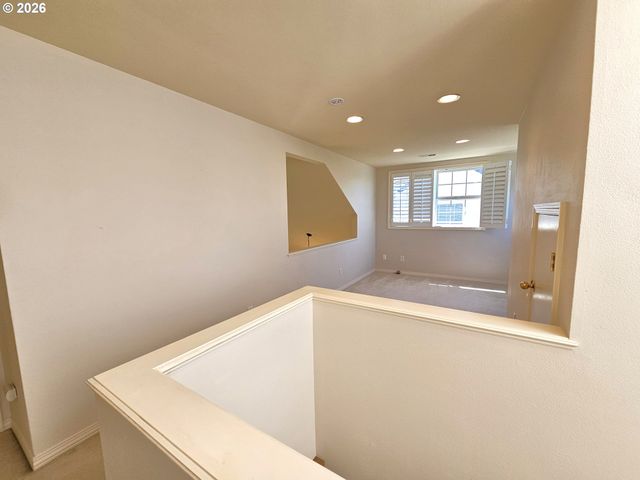 15008 Nw ABERDEEN Dr, Portland, OR 97229
