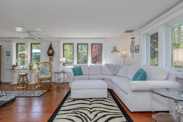 49 Moss Road, Hopkinton, NH 03229