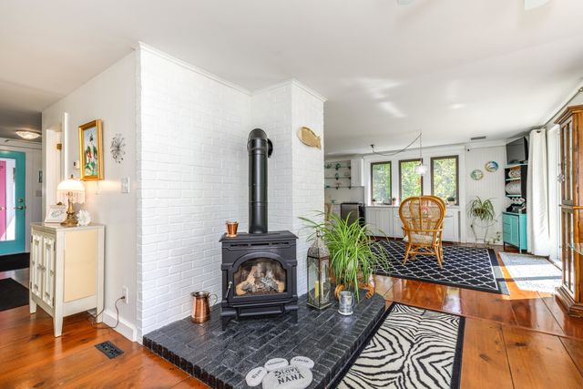 49 Moss Road, Hopkinton, NH 03229