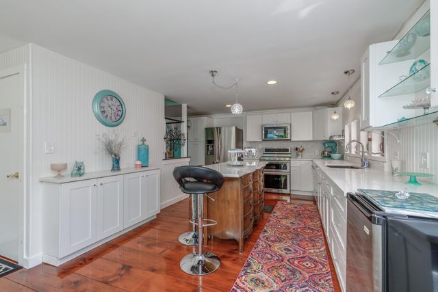 49 Moss Road, Hopkinton, NH 03229