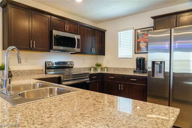 2708 Tahiti Grape Way 4, Las Vegas, NV 89183