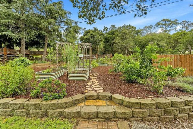 769 Calabasas Road, Watsonville, CA 95076
