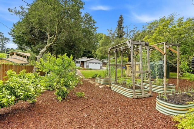 769 Calabasas Road, Watsonville, CA 95076