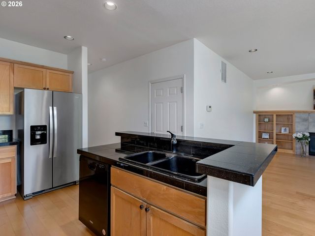 16985 Nw SHADOW HILLS Ln, Beaverton, OR 97006
