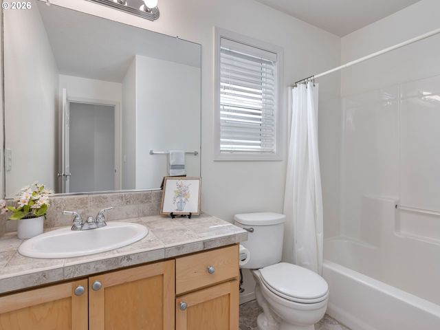 16985 Nw SHADOW HILLS Ln, Beaverton, OR 97006