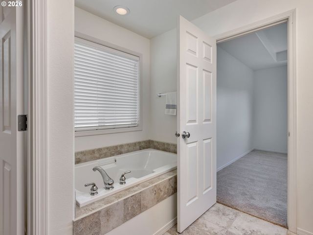 16985 Nw SHADOW HILLS Ln, Beaverton, OR 97006