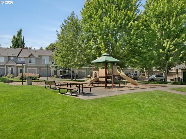 16985 Nw SHADOW HILLS Ln, Beaverton, OR 97006