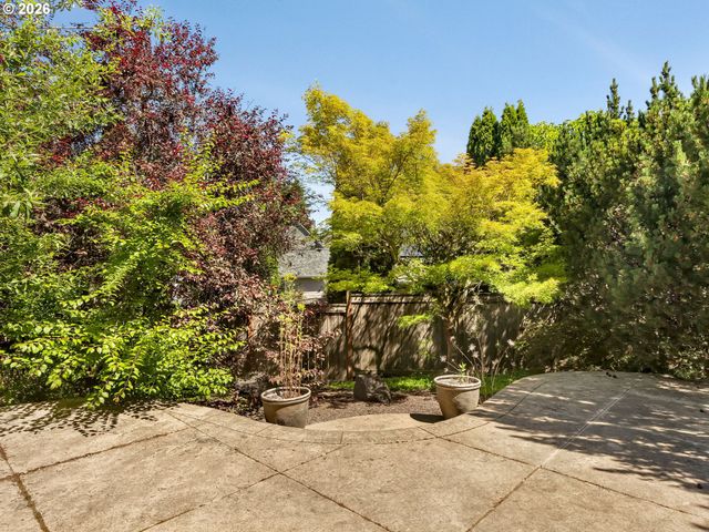 16985 Nw SHADOW HILLS Ln, Beaverton, OR 97006