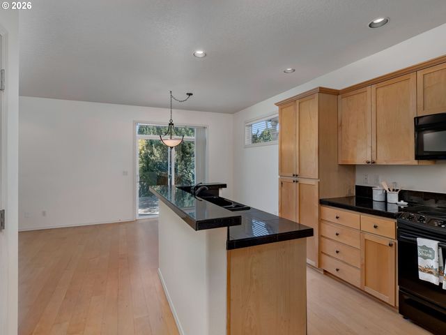 16985 Nw SHADOW HILLS Ln, Beaverton, OR 97006