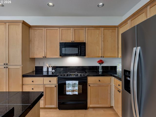 16985 Nw SHADOW HILLS Ln, Beaverton, OR 97006