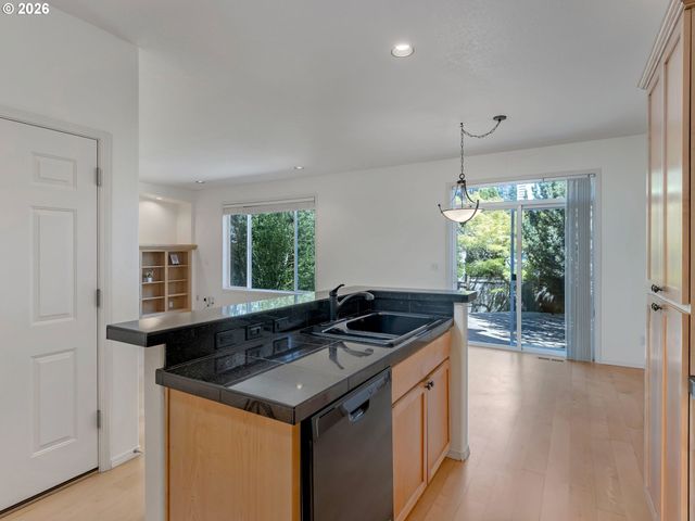 16985 Nw SHADOW HILLS Ln, Beaverton, OR 97006