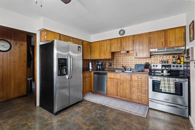 213 W WESTMORELAND Drive, Kokomo, IN 46901