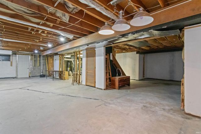 213 W WESTMORELAND Drive, Kokomo, IN 46901