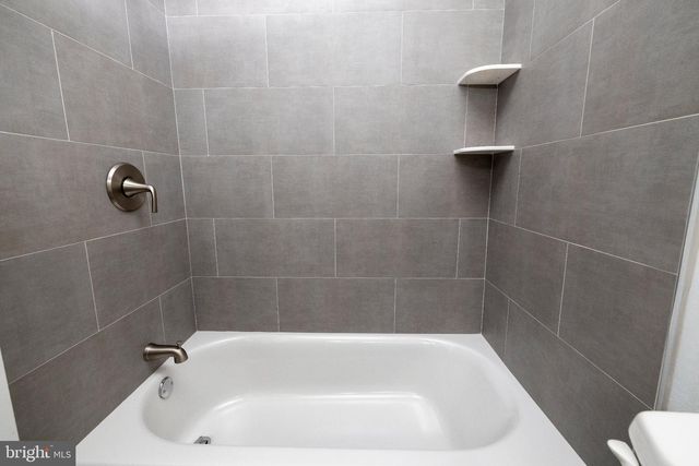 5120 LEEWARD, Bensalem, PA 19020