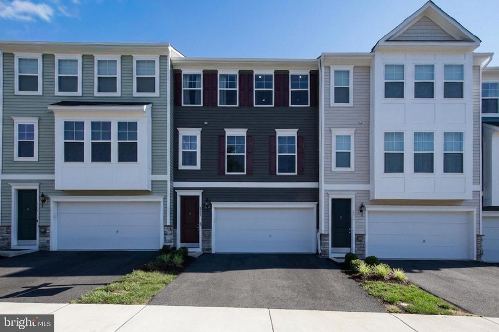 4014 SHIRE MEADOW LN, Triangle, VA 22172