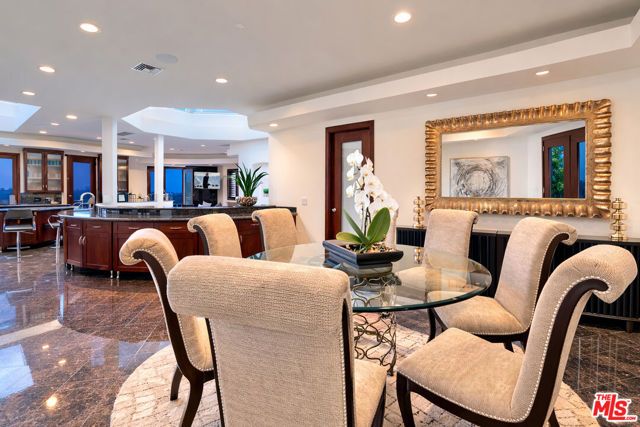 8835 Evanview Drive, Los Angeles, CA 90069