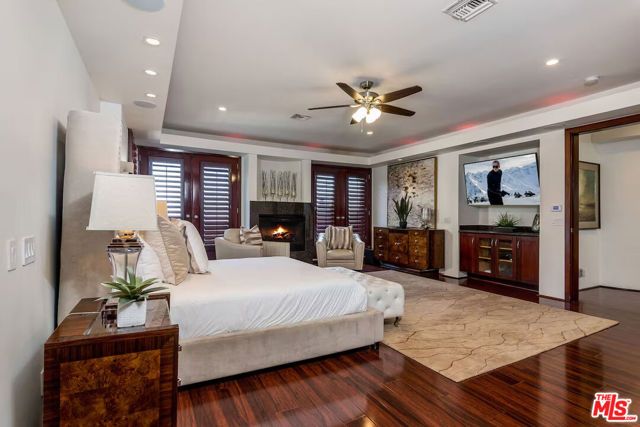 8835 Evanview Drive, Los Angeles, CA 90069