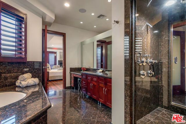 8835 Evanview Drive, Los Angeles, CA 90069