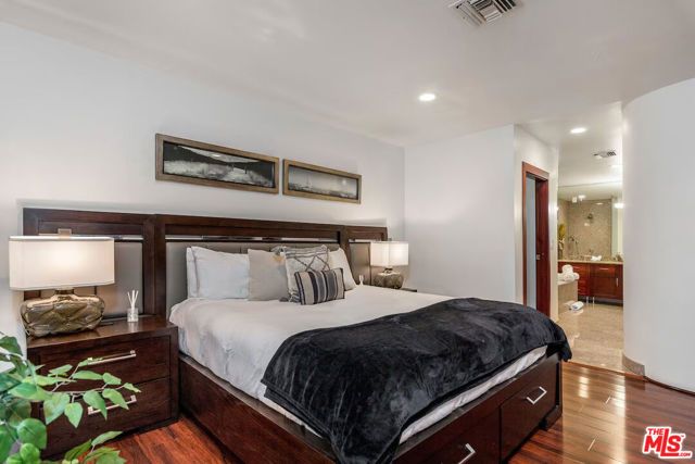 8835 Evanview Drive, Los Angeles, CA 90069