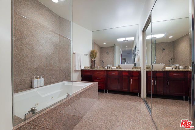 8835 Evanview Drive, Los Angeles, CA 90069