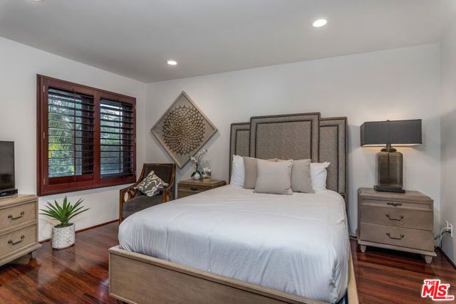 8835 Evanview Drive, Los Angeles, CA 90069