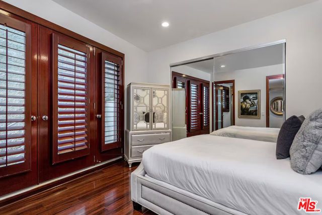 8835 Evanview Drive, Los Angeles, CA 90069