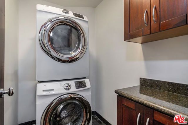 8835 Evanview Drive, Los Angeles, CA 90069