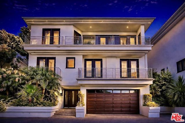 8835 Evanview Drive, Los Angeles, CA 90069