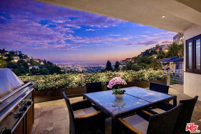 8835 Evanview Drive, Los Angeles, CA 90069