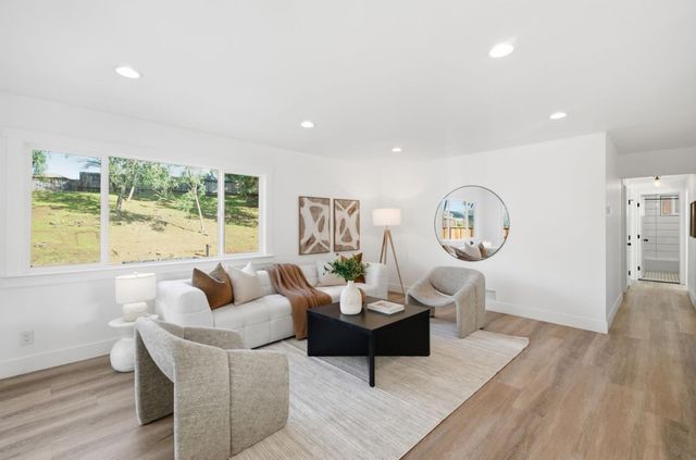 2478 Oakes Drive, Hayward, CA 94542