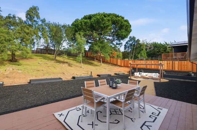 2478 Oakes Drive, Hayward, CA 94542