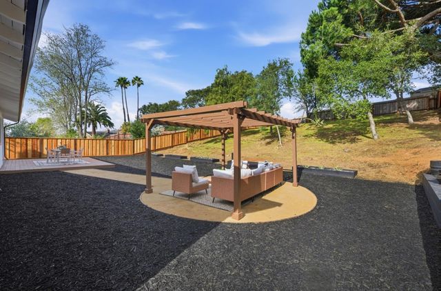 2478 Oakes Drive, Hayward, CA 94542