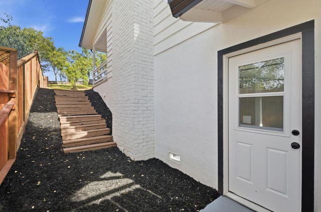 2478 Oakes Drive, Hayward, CA 94542