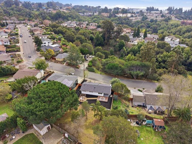 2478 Oakes Drive, Hayward, CA 94542