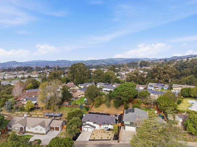 2478 Oakes Drive, Hayward, CA 94542