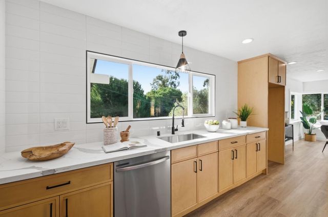 2478 Oakes Drive, Hayward, CA 94542