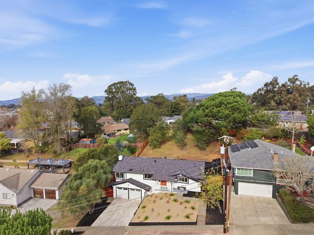 2478 Oakes Drive, Hayward, CA 94542