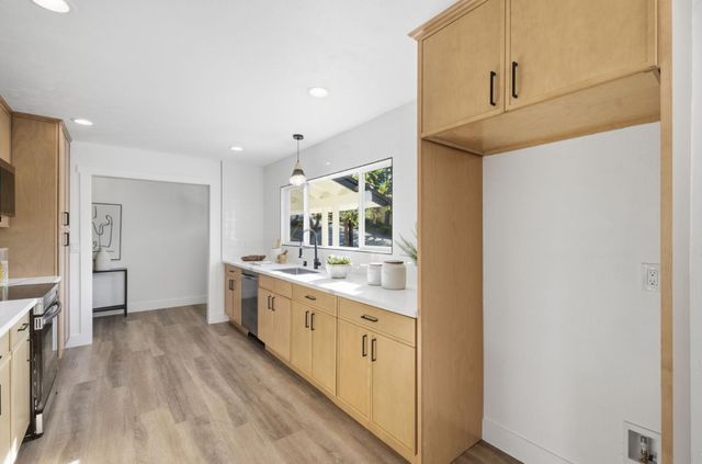 2478 Oakes Drive, Hayward, CA 94542