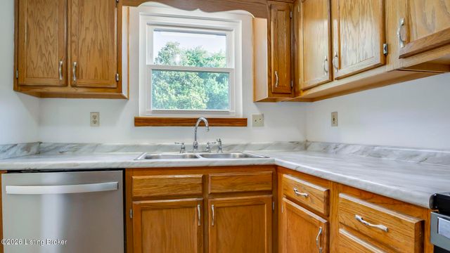 200 Mable Ct, Vine Grove, KY 40175