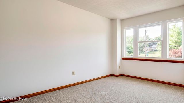 200 Mable Ct, Vine Grove, KY 40175