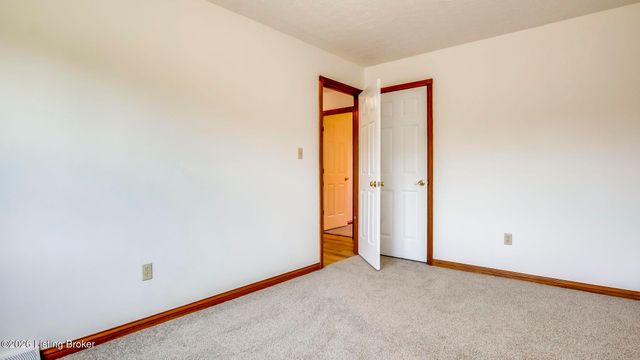200 Mable Ct, Vine Grove, KY 40175