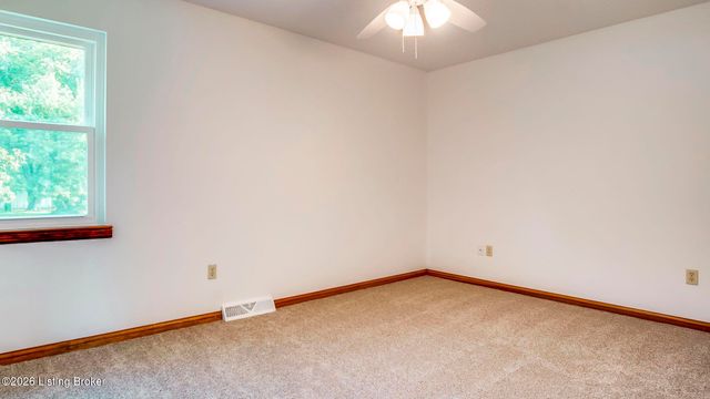 200 Mable Ct, Vine Grove, KY 40175