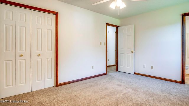 200 Mable Ct, Vine Grove, KY 40175
