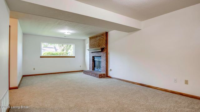 200 Mable Ct, Vine Grove, KY 40175