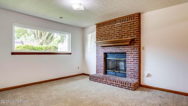 200 Mable Ct, Vine Grove, KY 40175