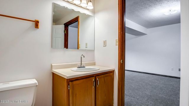 200 Mable Ct, Vine Grove, KY 40175