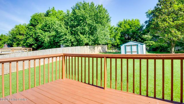 200 Mable Ct, Vine Grove, KY 40175