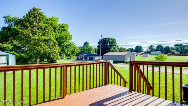 200 Mable Ct, Vine Grove, KY 40175